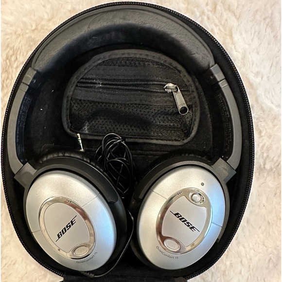 Bose Noise Canceling Quiet Comfort 15 Headphones QC15
